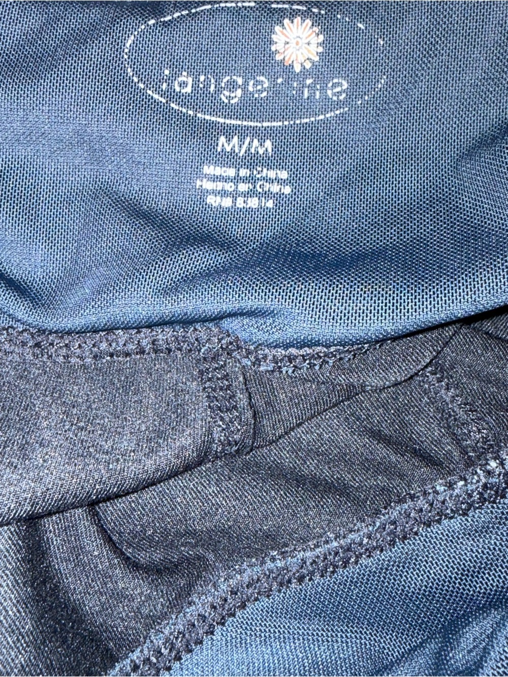 Mixed Activewear Leggings Bundle in Gray, Navy, Black & Plum - Picture 5 of 7